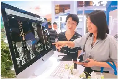 医博会 “AI医生”为健康“保驾护航”
